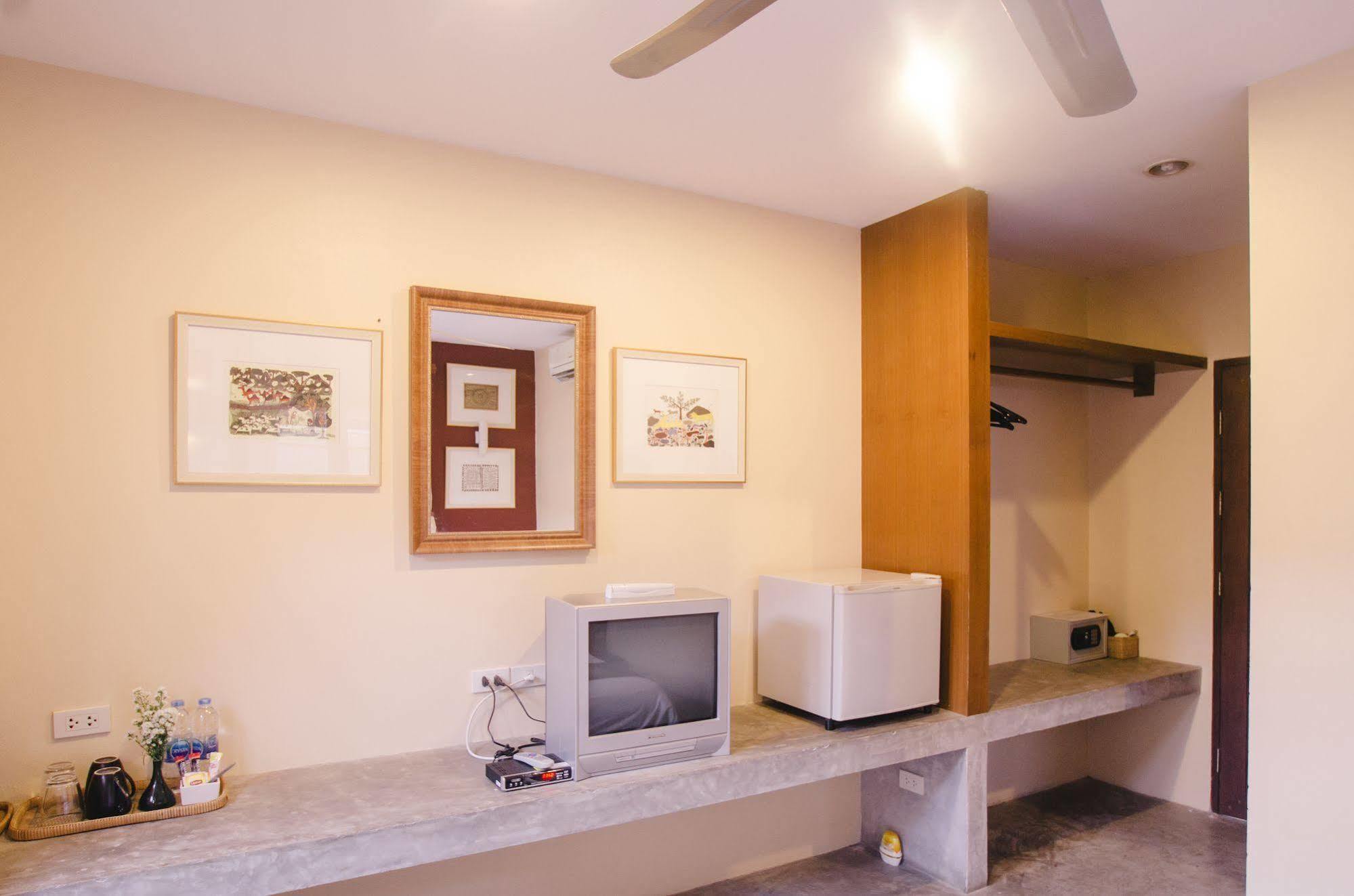 Lilu Pai Hotel Luaran gambar