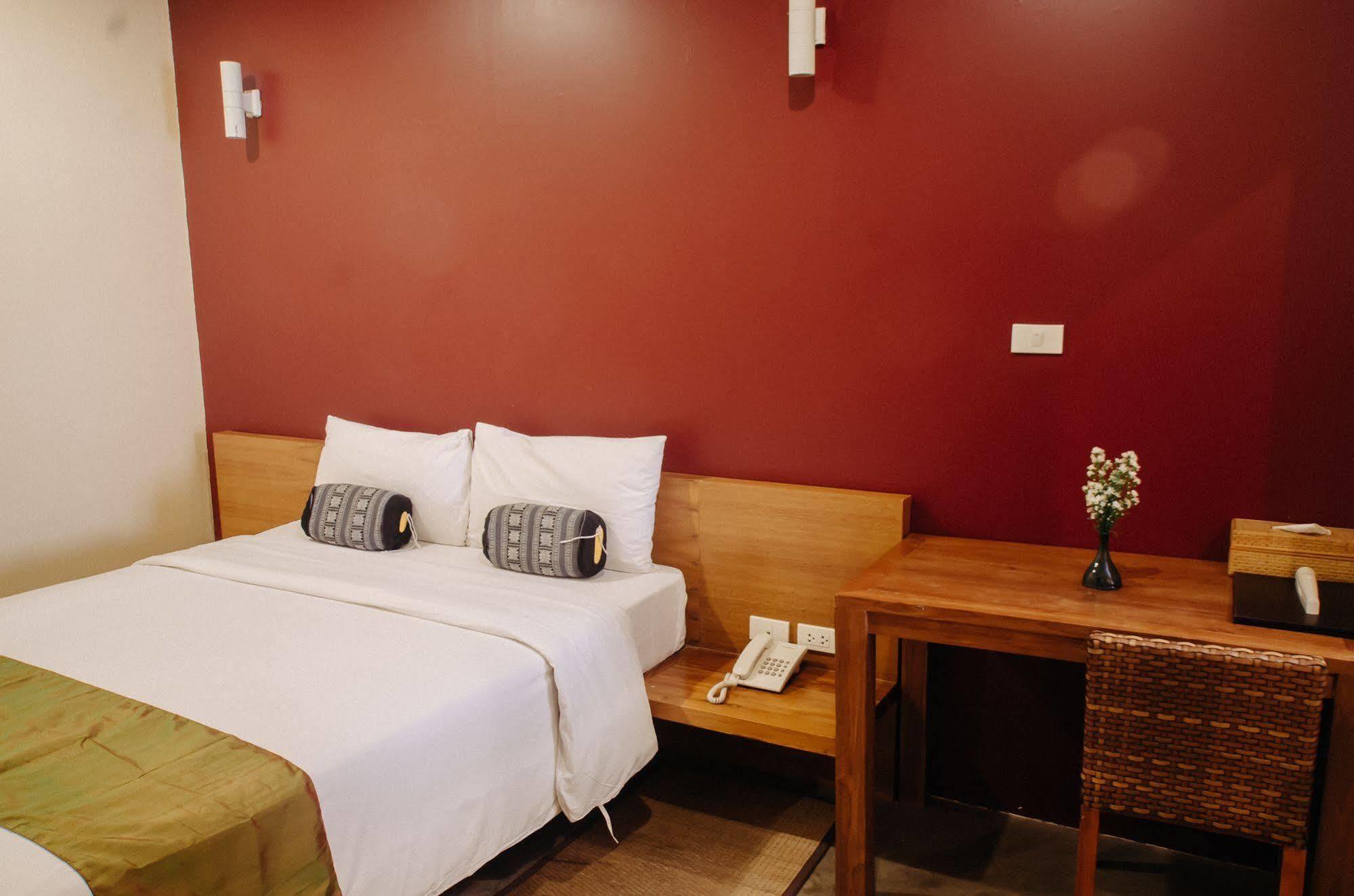 Lilu Pai Hotel Luaran gambar